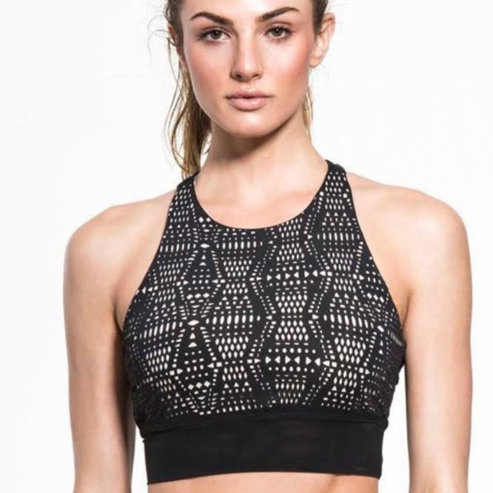 Alo | Illuminate Yoga Crop Top Sports Bra